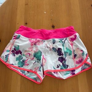 Lululemon run time shorts size 4